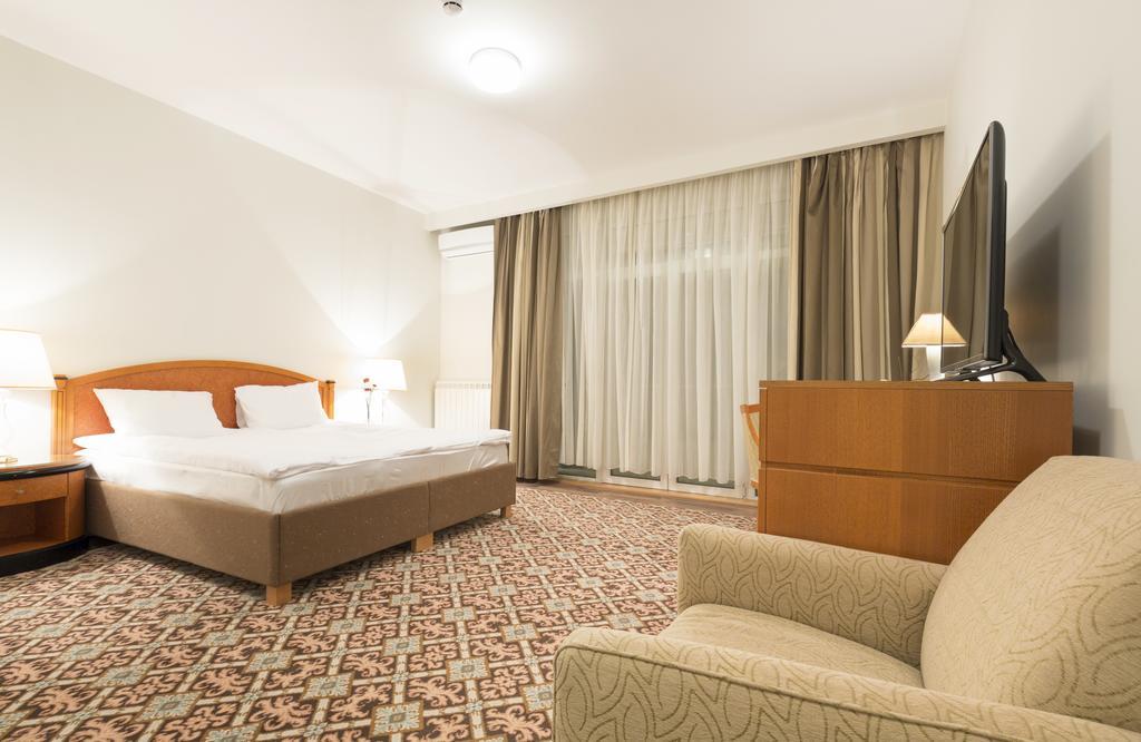 Hotel Avalon Garni Belgrade Exterior photo
