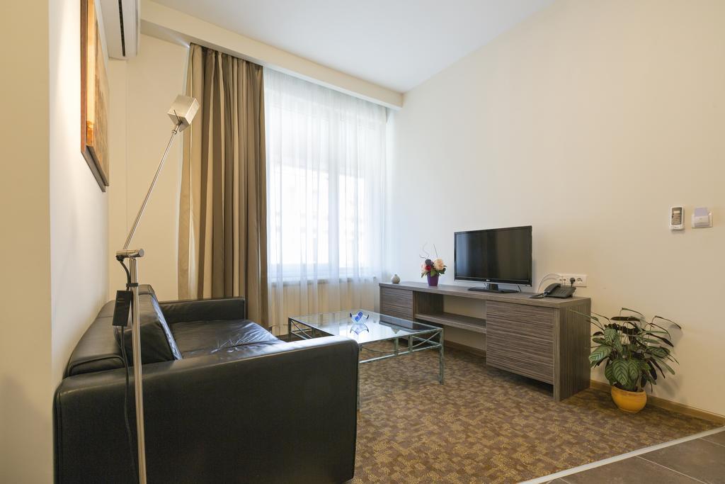 Hotel Avalon Garni Belgrade Exterior photo
