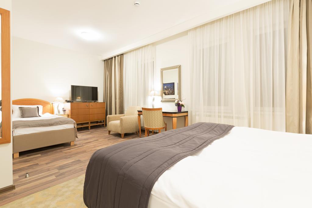 Hotel Avalon Garni Belgrade Room photo