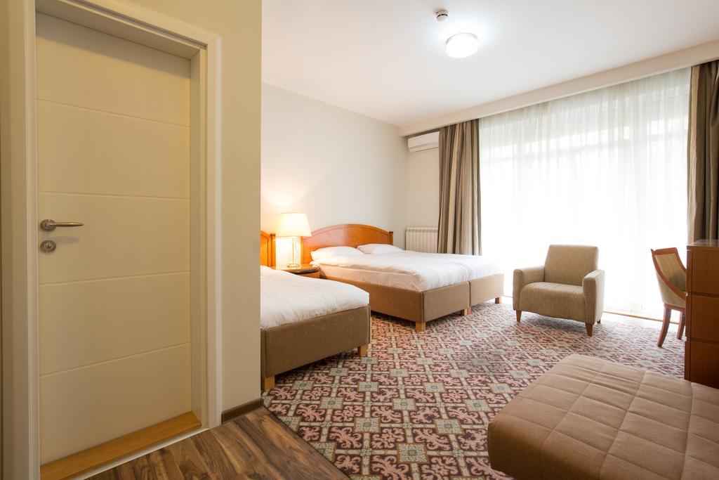 Hotel Avalon Garni Belgrade Exterior photo