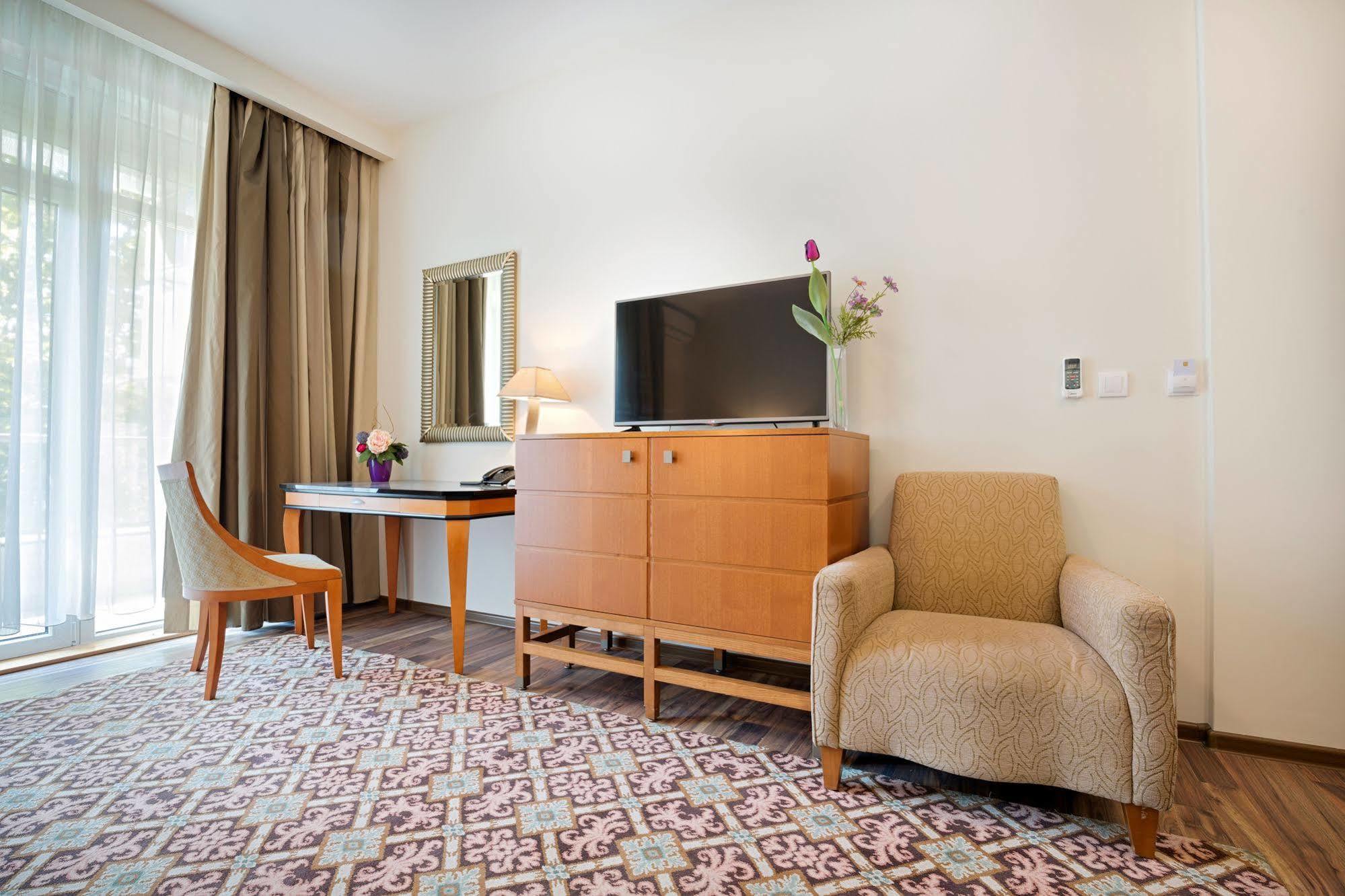Hotel Avalon Garni Belgrade Exterior photo