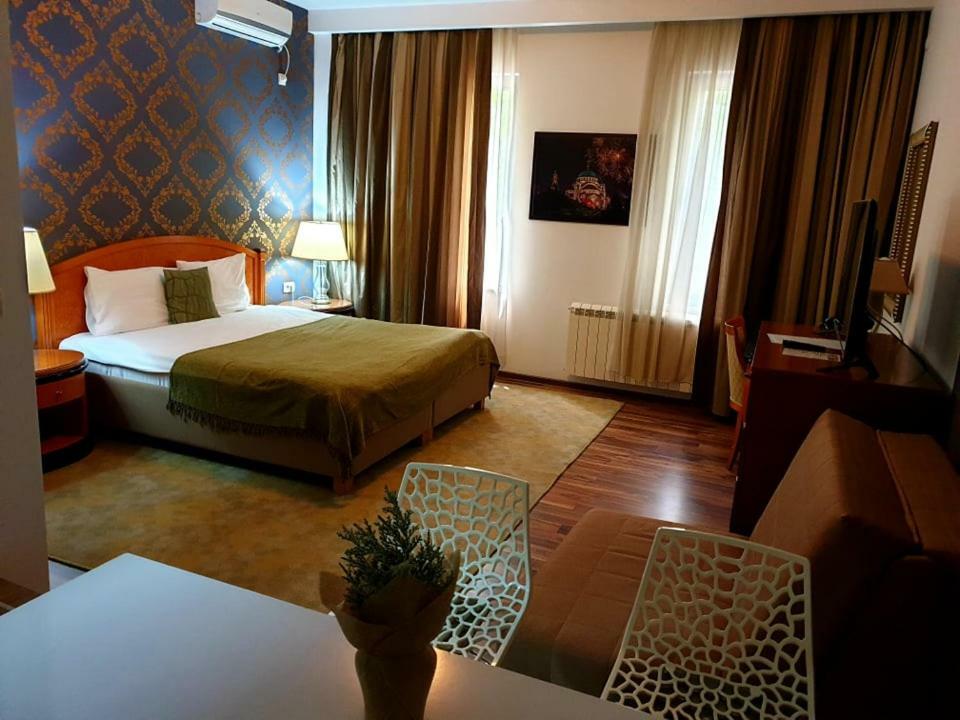 Hotel Avalon Garni Belgrade Exterior photo