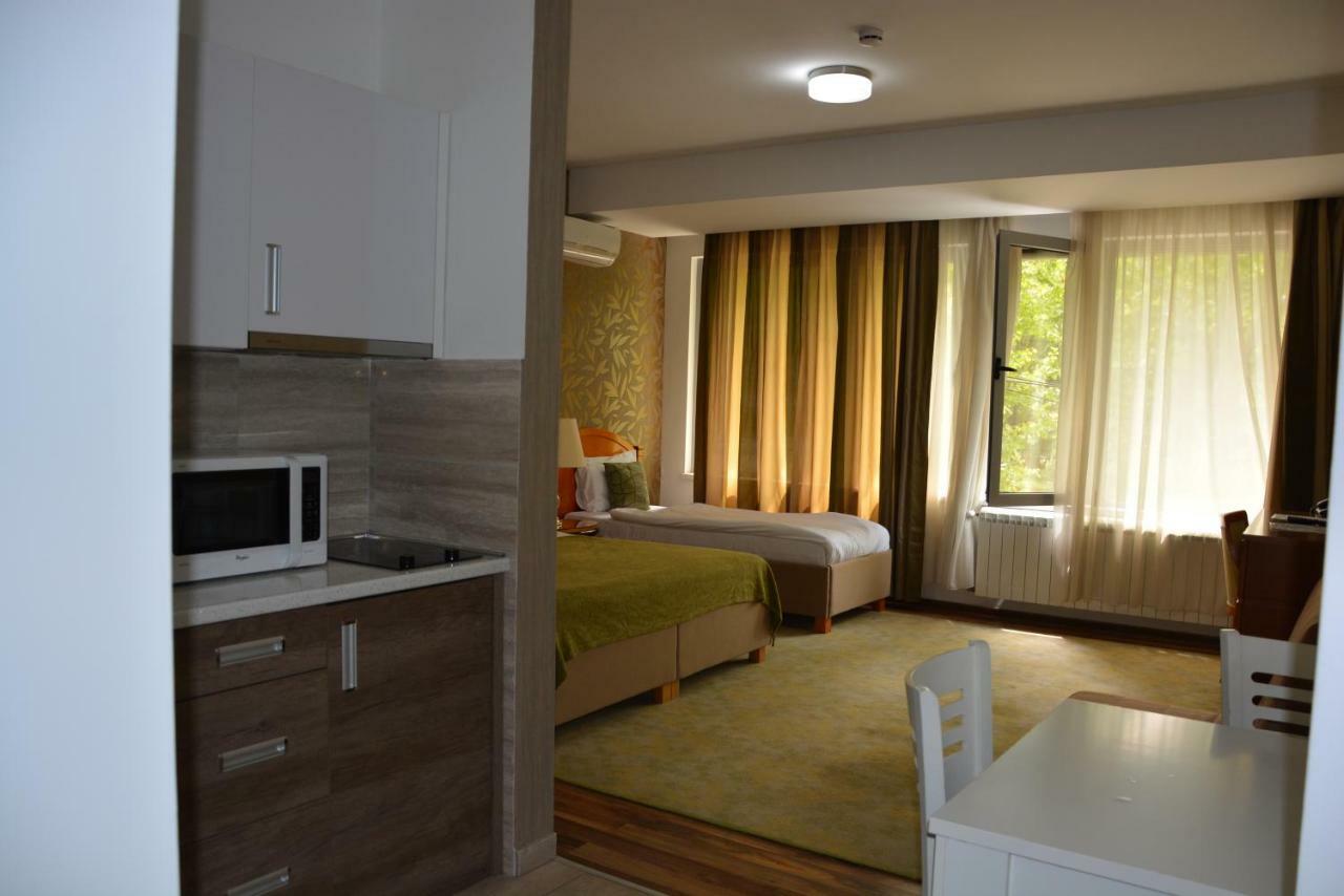 Hotel Avalon Garni Belgrade Exterior photo