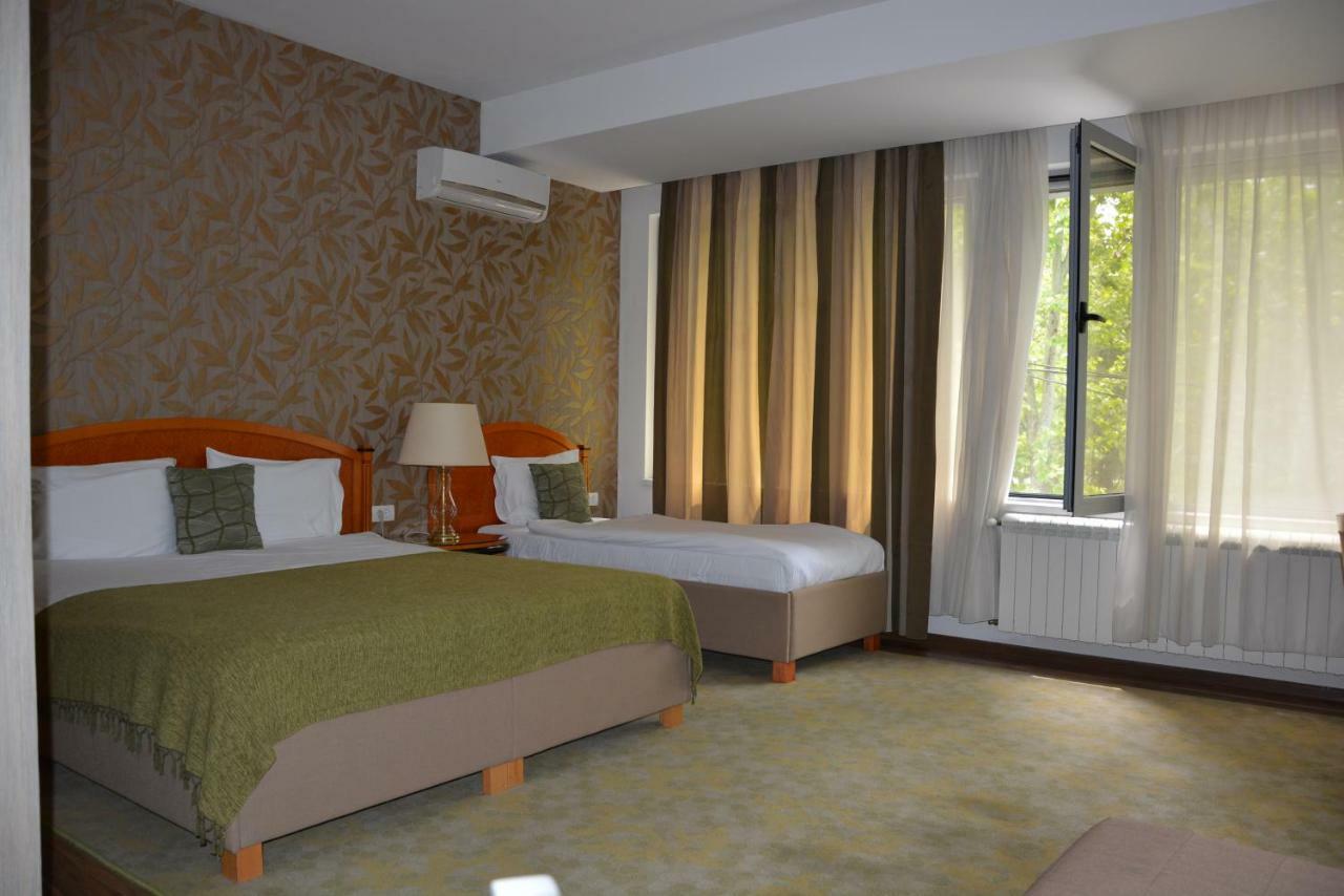 Hotel Avalon Garni Belgrade Exterior photo